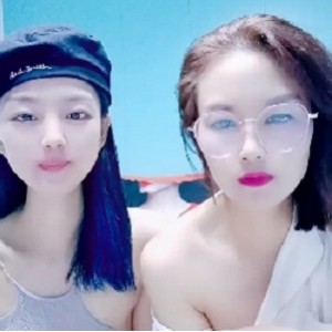 妈妈&女儿的指教全程：露脸诱惑Sao